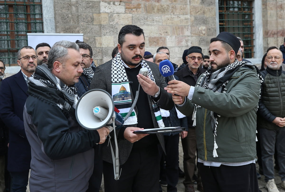 Filistin'deki katliama "dur" demek için İstanbul'daki Galata Köprüsü'nde düzenlenmesi planlanan...