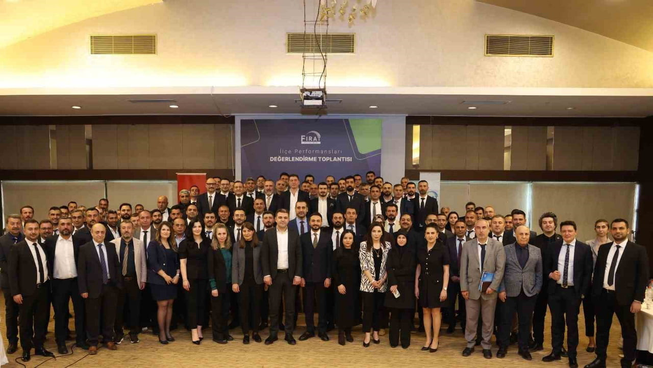 FIRAT ELEKTRİK DAĞITIM A.Ş. (FIRAT EDAŞ), ELAZIĞ’DA DÜZENLEDİĞİ TÖRENLE 2025 YILI İLÇE...