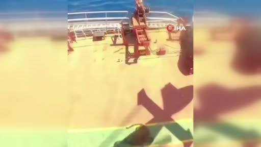 Fransa Cumhurbaşkanı Emmanuel Macron, Sicilya yakınlarında seyreden Rusya'nın gölge filosuna ait...