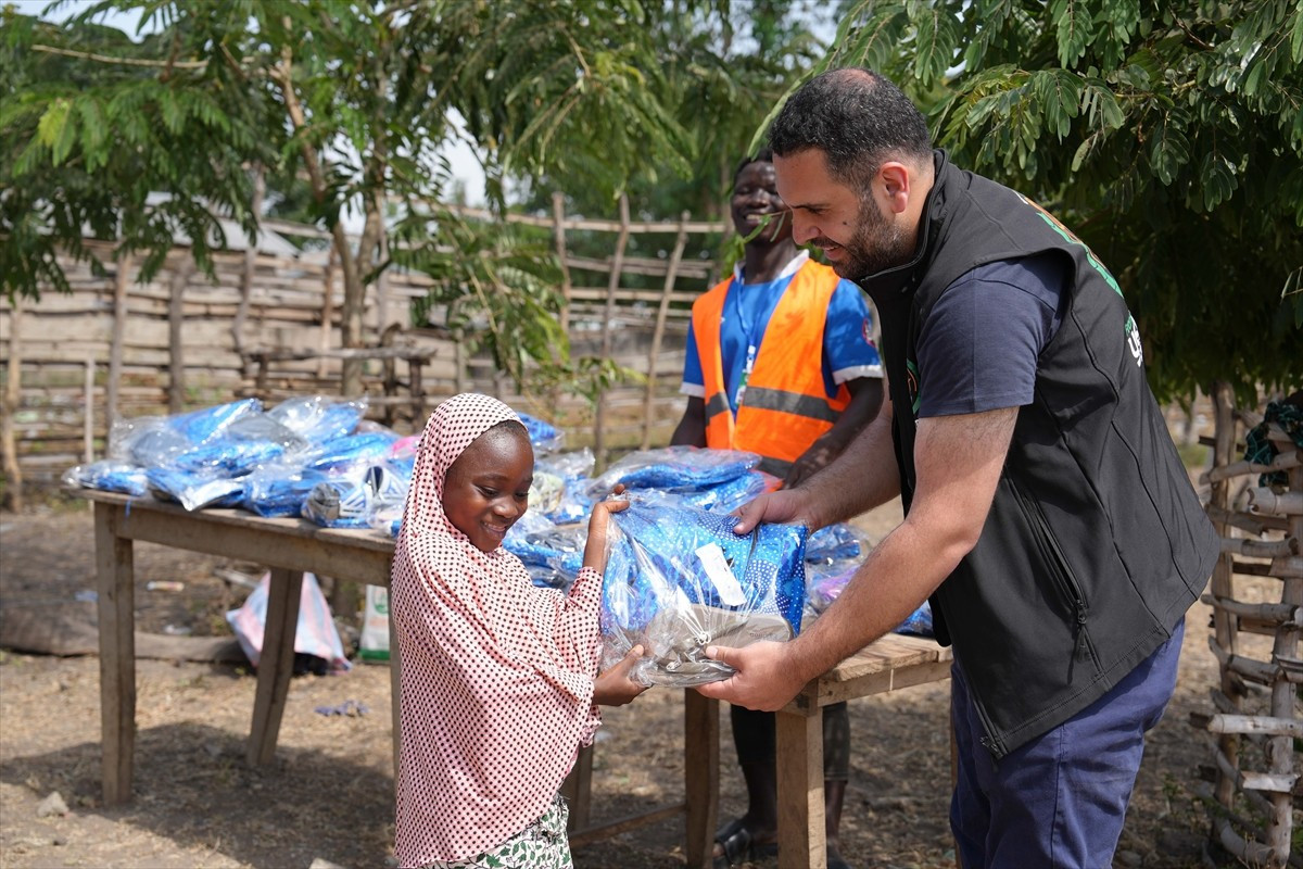 Fransa Yetim Eli, Batı Afrika ülkesi Togo’da ihtiyaç sahibi aileler ve yetim çocuklara yönelik...
