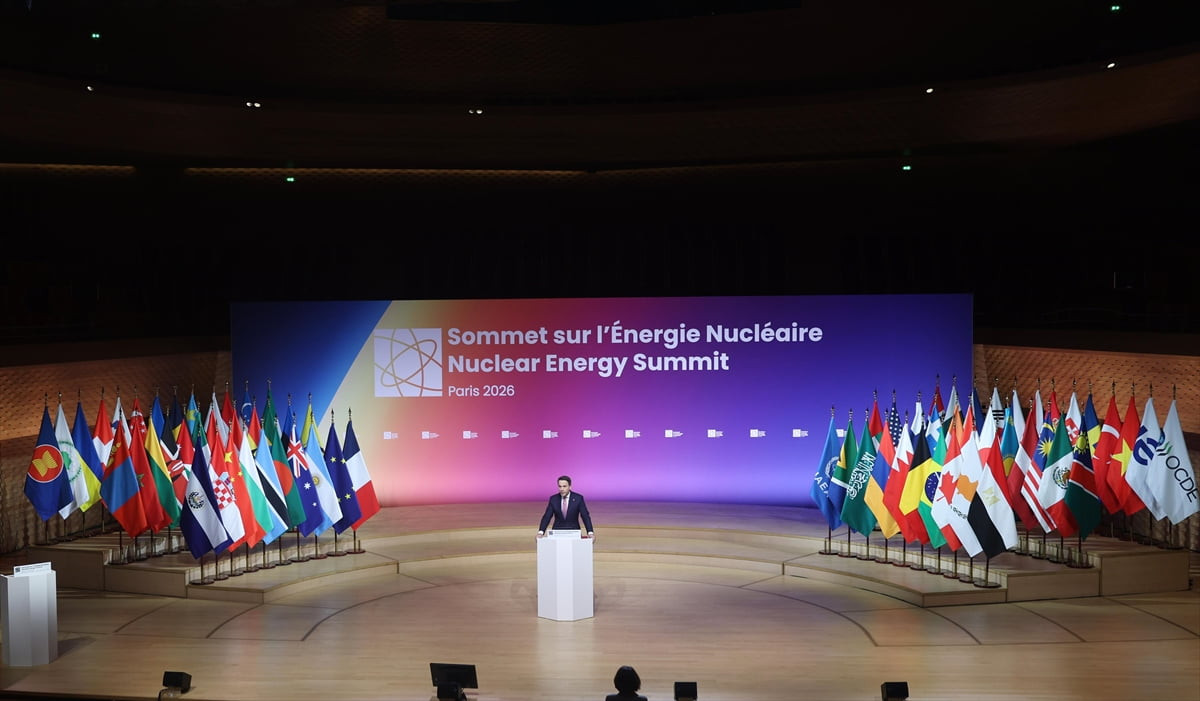 Fransa'nın başkenti Paris'in banliyösü Boulougne-Billancourt kentinde Nükleer Enerji Zirvesi devam...