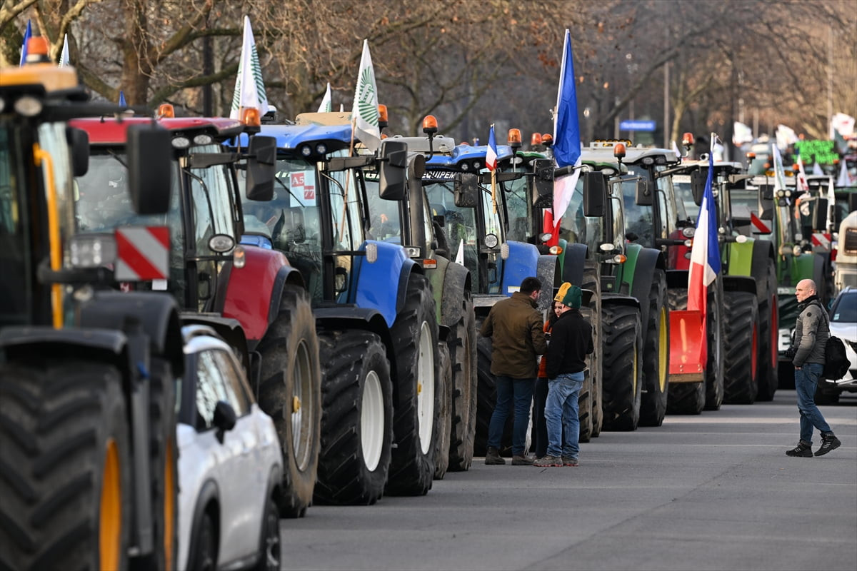 Fransa’da Avrupa Birliği (AB) ile Güney Ortak Pazarı (MERCOSUR) arasında imza sürecinde olan...