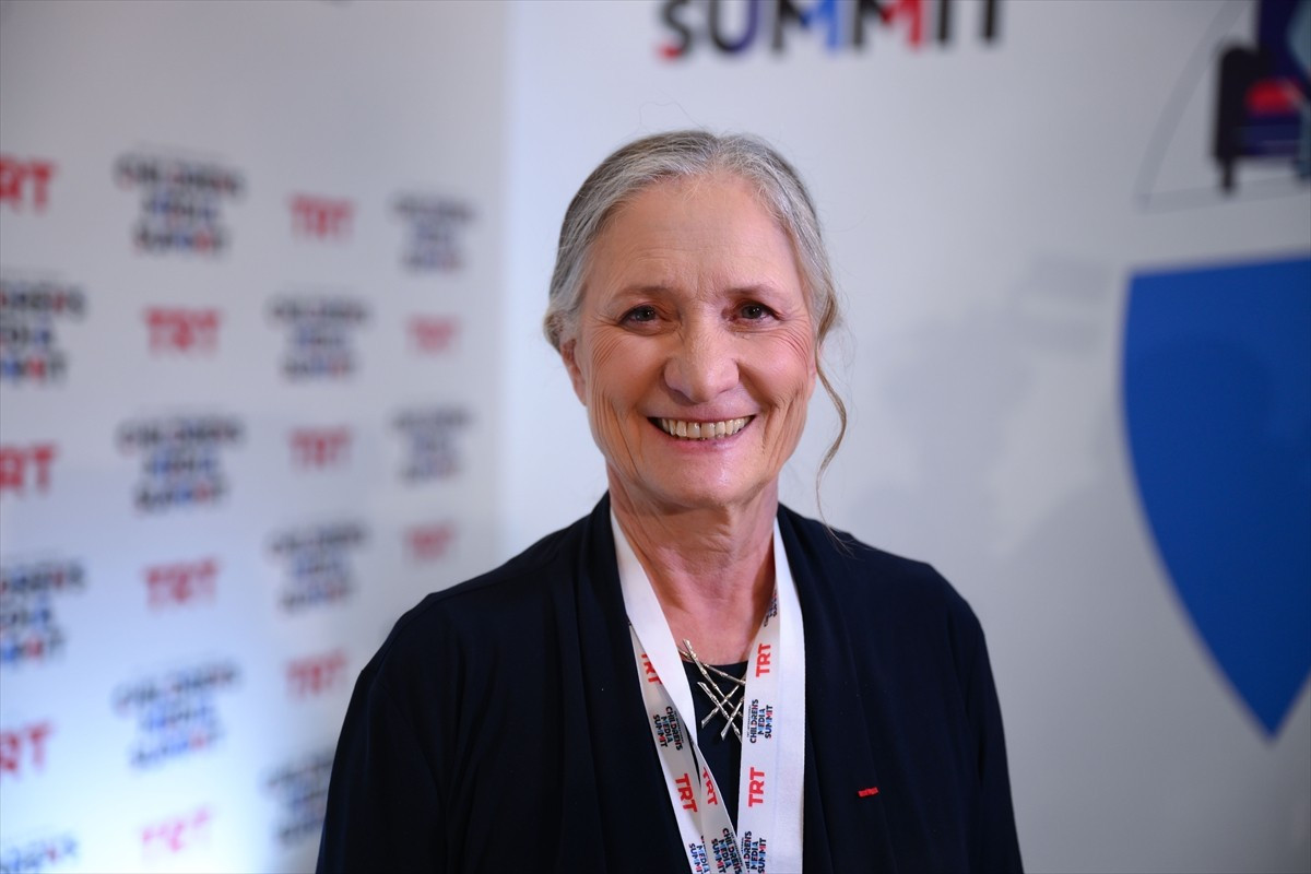 Fransız psikoterapist, yazar ve pedagog Isabelle Filliozat, AA muhabirine açıklamalarda bulundu.