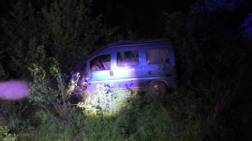Freni patlayan araç bahçeye uçtu: Sürücü yaralandı