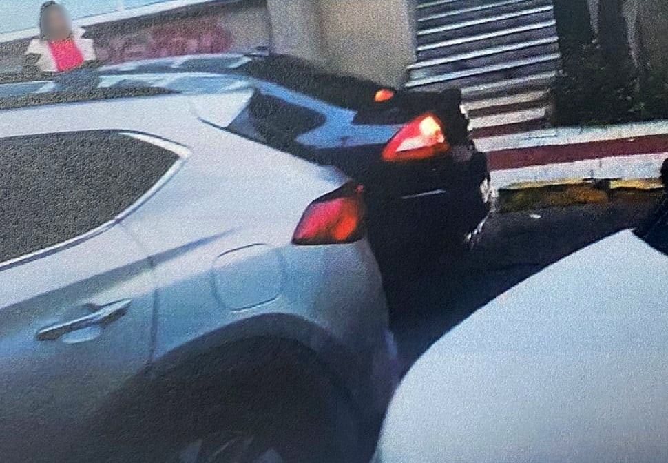 FUHUŞ YAPAN KADININ BİR ARACA BİNMESİ POLİS TAKİBİNE TAKILDI