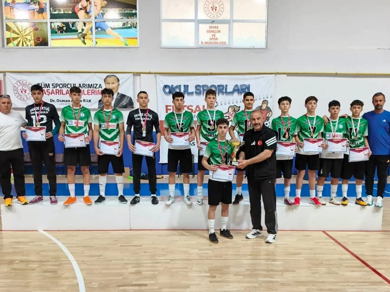 FUTSAL YILDIZ ERKEKLER TÜRKİYE ŞAMPİYONASI’NA EV SAHİPLİĞİ YAPAN SİVAS, TÜRKİYE’NİN EN BAŞARILI...