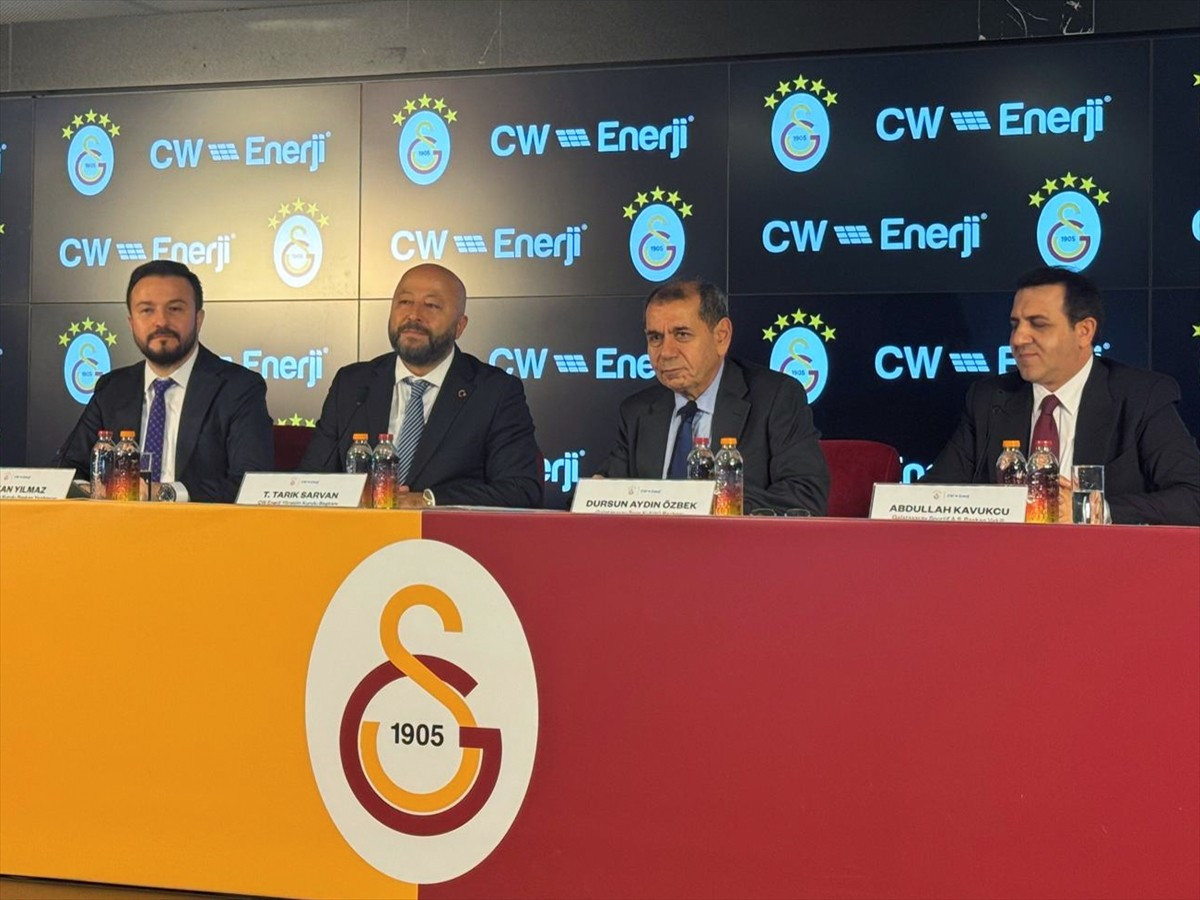 Galatasaray ile CW Enerji arasında futbol A takımı forma sırt sponsorluğu anlaşması imzalandı. Ali...