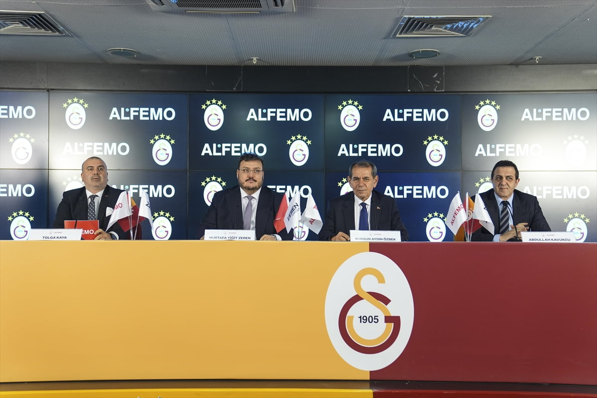 Galatasaray Kulübü, mobilya markası Alfemo ile futbol A takımı forma yan sponsorluğu anlaşmasına...