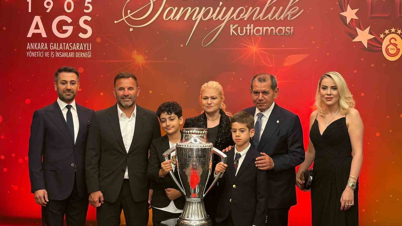 GALATASARAY SPOR KULÜBÜ BAŞKANI DURSUN ÖZBEK, "27’NCİ ŞAMPİYONLUK TOPUN AĞZINDA. 27'NCİ...
