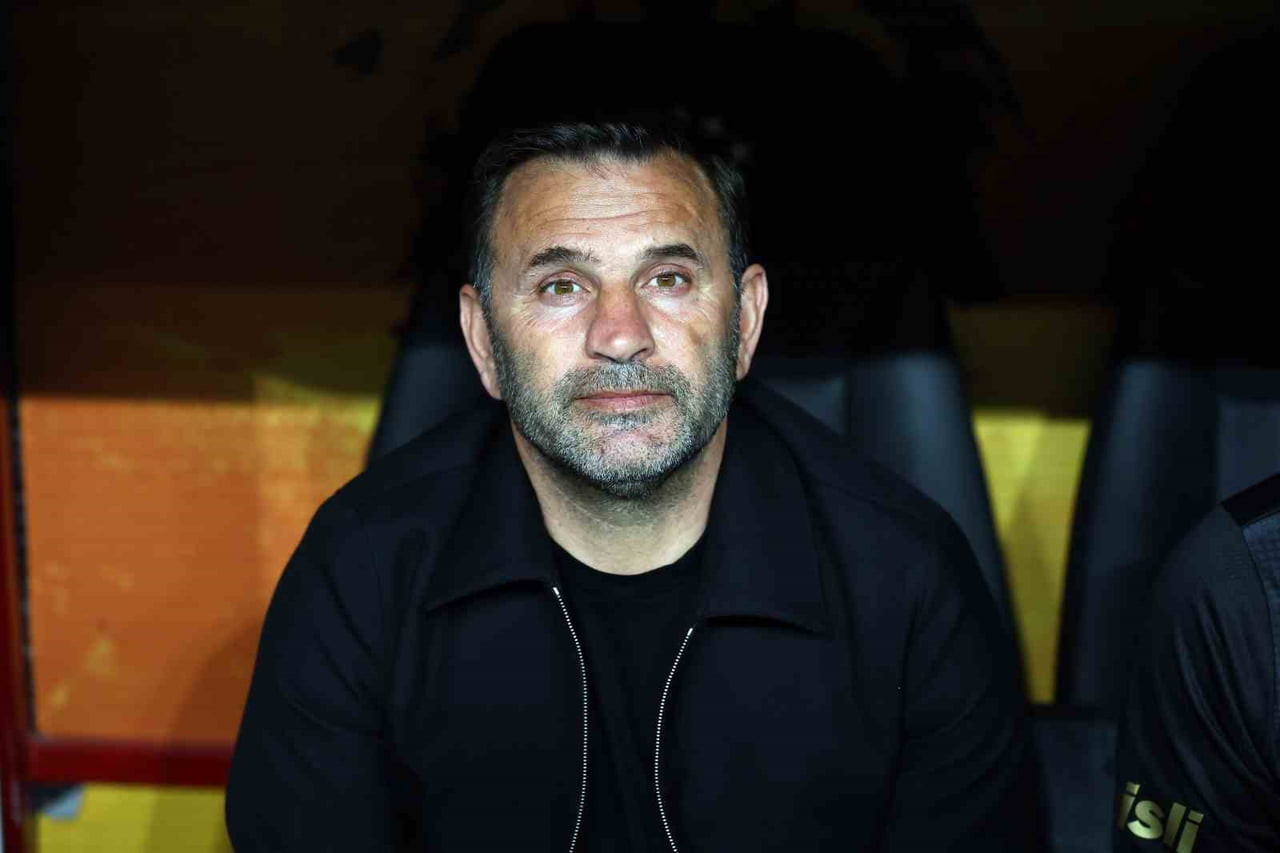 GALATASARAY TEKNİK DİREKTÖRÜ OKAN BURUK, TRENDYOL SÜPER LİG'DE ŞAMPİYONLUK KAZANDIRAN YERLİ TEKNİK...