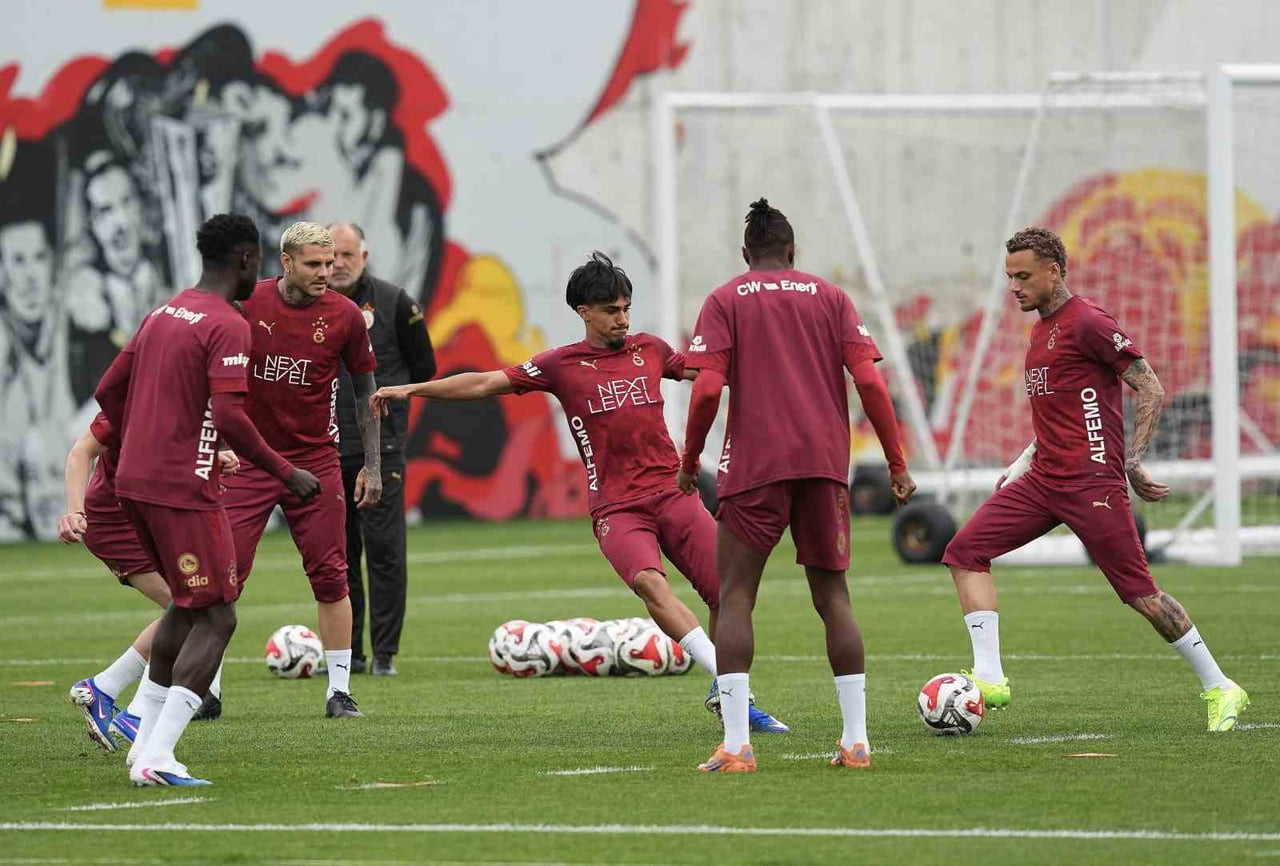GALATASARAY, TRENDYOL SÜPER LİG’İN 33. HAFTASINDA ANTALYASPOR İLE YAPACAĞI MAÇIN HAZIRLIKLARINI...