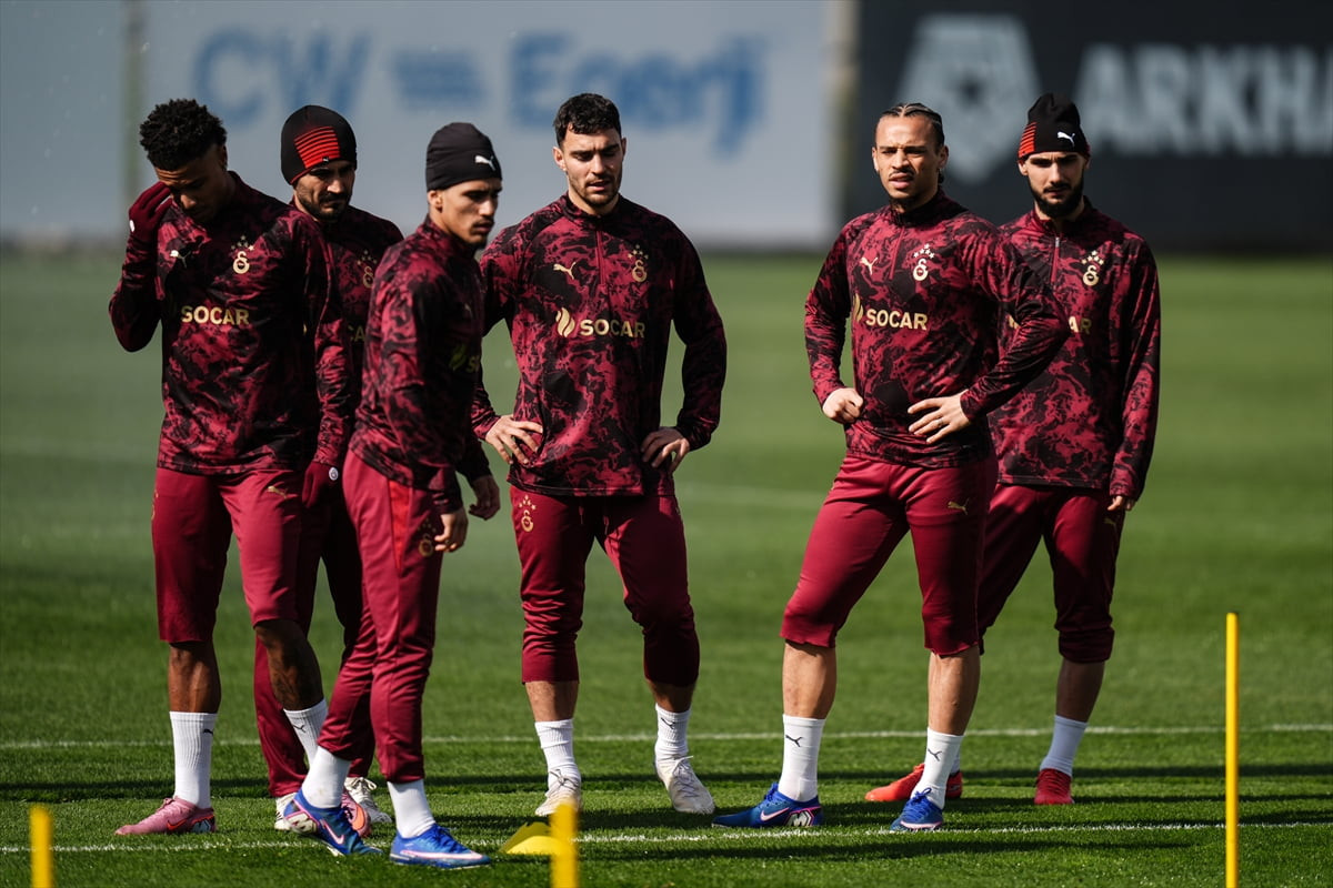 Galatasaray, UEFA Şampiyonlar Ligi son 16 play-off turu rövanşında İtalya'nın Juventus takımıyla...