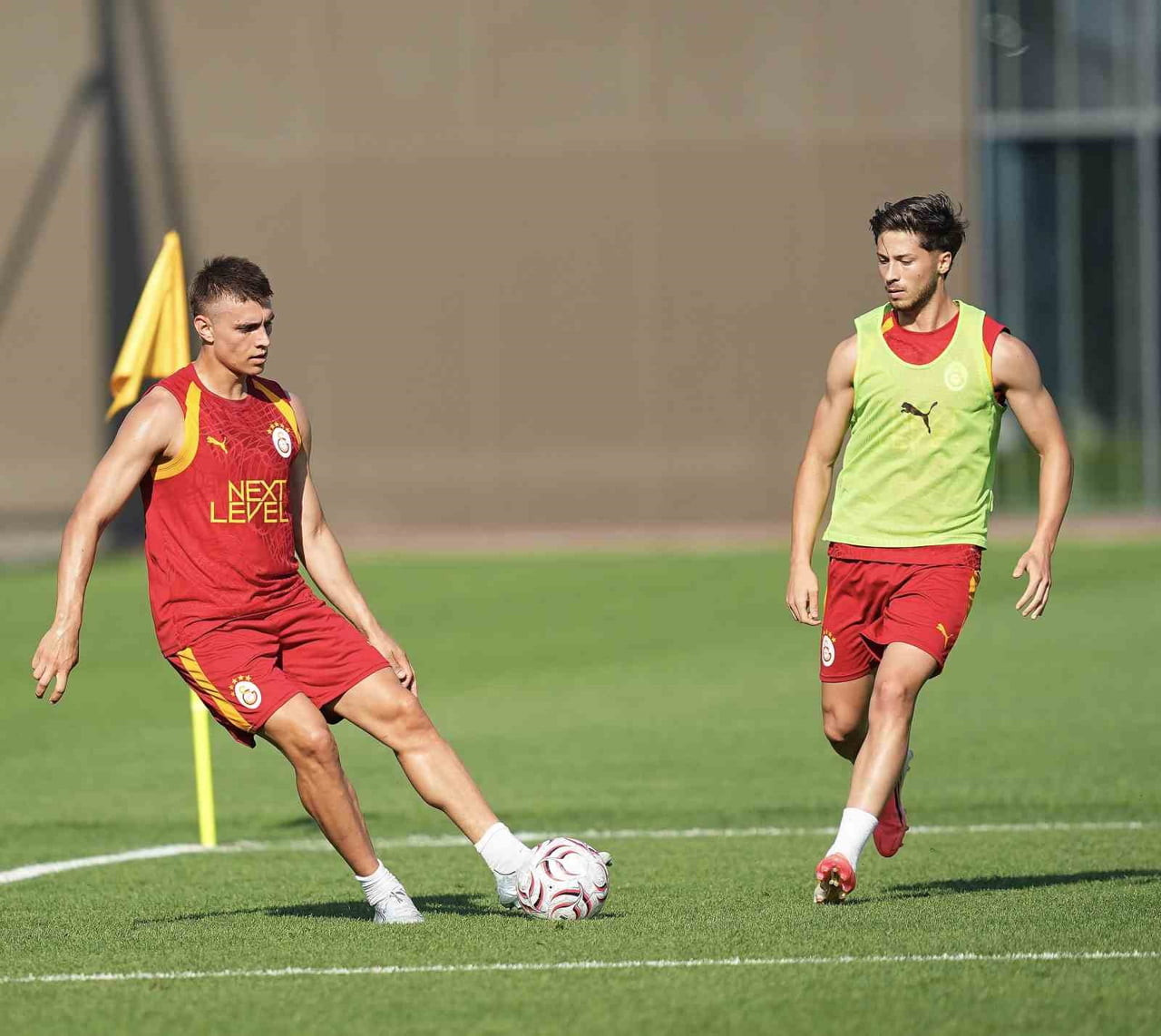 GALATASARAY, YENİ SEZON HAZIRLIKLARINI BUGÜN YAPTIĞI ANTRENMANLARLA SÜRDÜRDÜ.