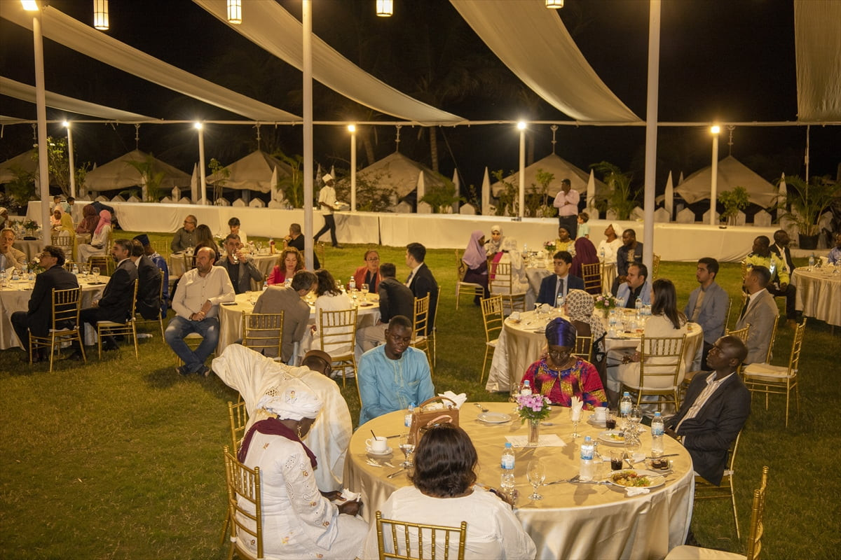 Gambiya'da, Türkiye Maarif Vakfı (TMV) tarafından "2. Geleneksel İftar Programı" düzenlendi....