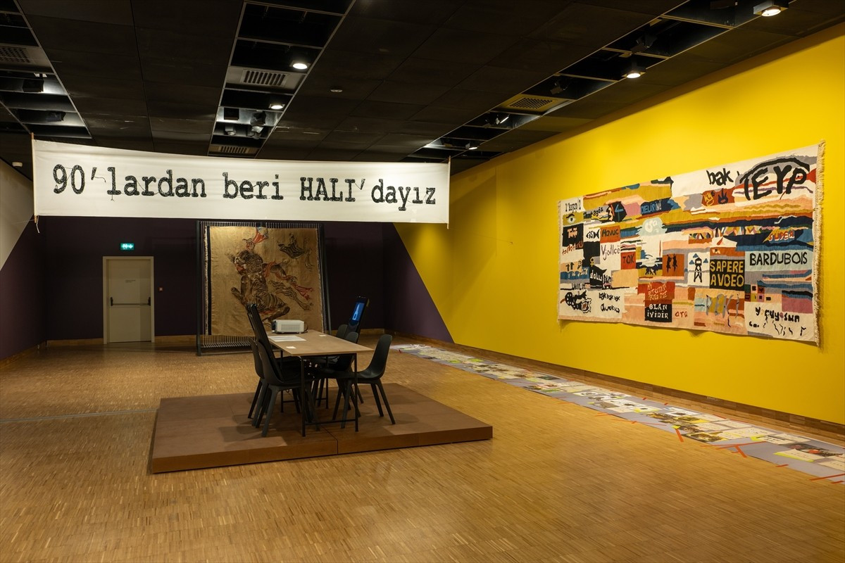 Garanti BBVA tarafından kurulan Salt'ın yeni sergisi "90'lardan Beri Halı"dayız 1 Mart 2026'ya...