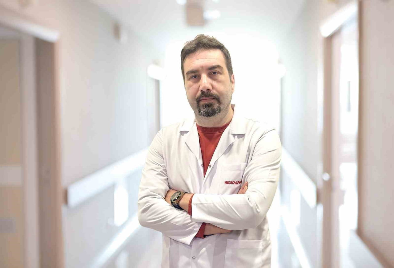 GASTROENTEROLOJİ UZMANI DR. EMRAH POŞUL
