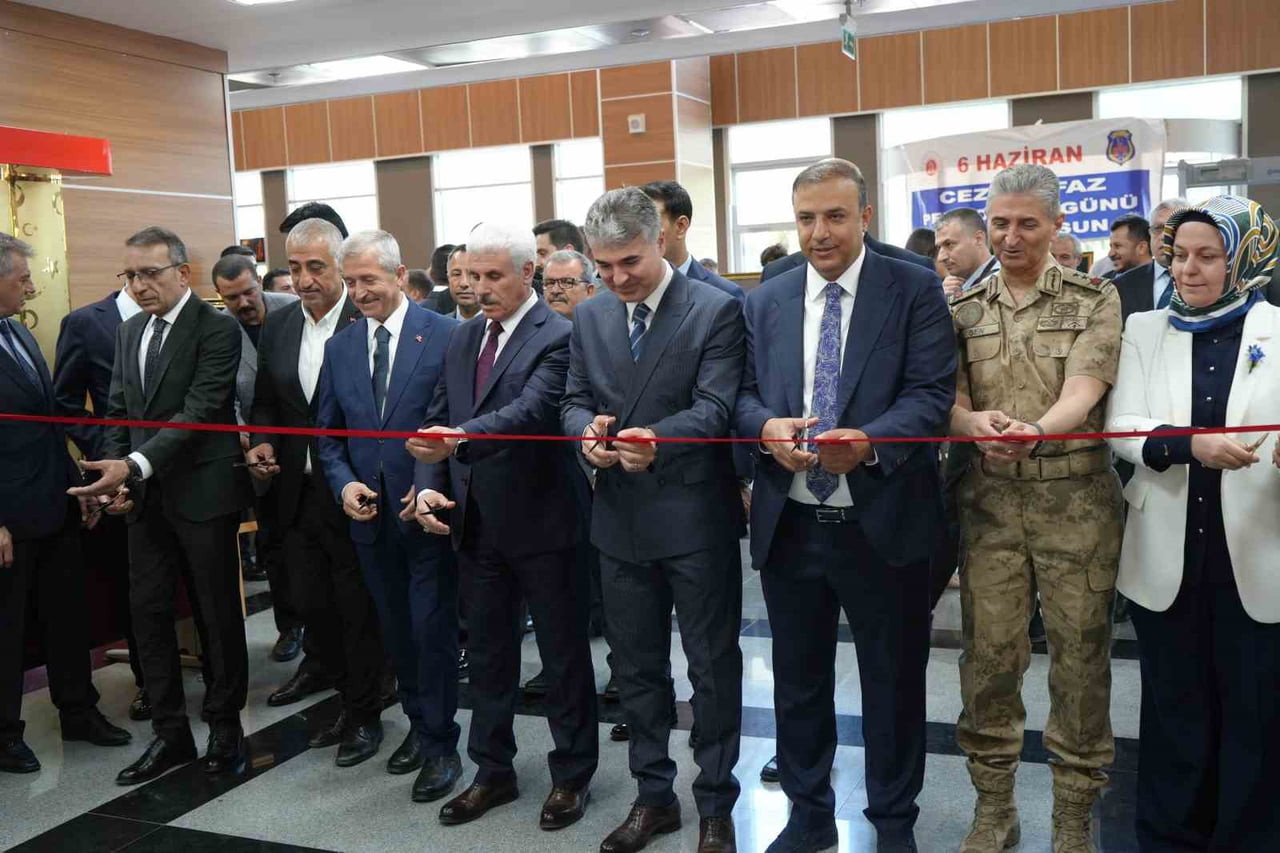 GAZİANTEP ADLİYESİ’NDE DÜZENLENEN RESİM VE EL SANATLARI SERGİSİ, GENİŞ BİR KATILIMLA ZİYARETÇİLERE...