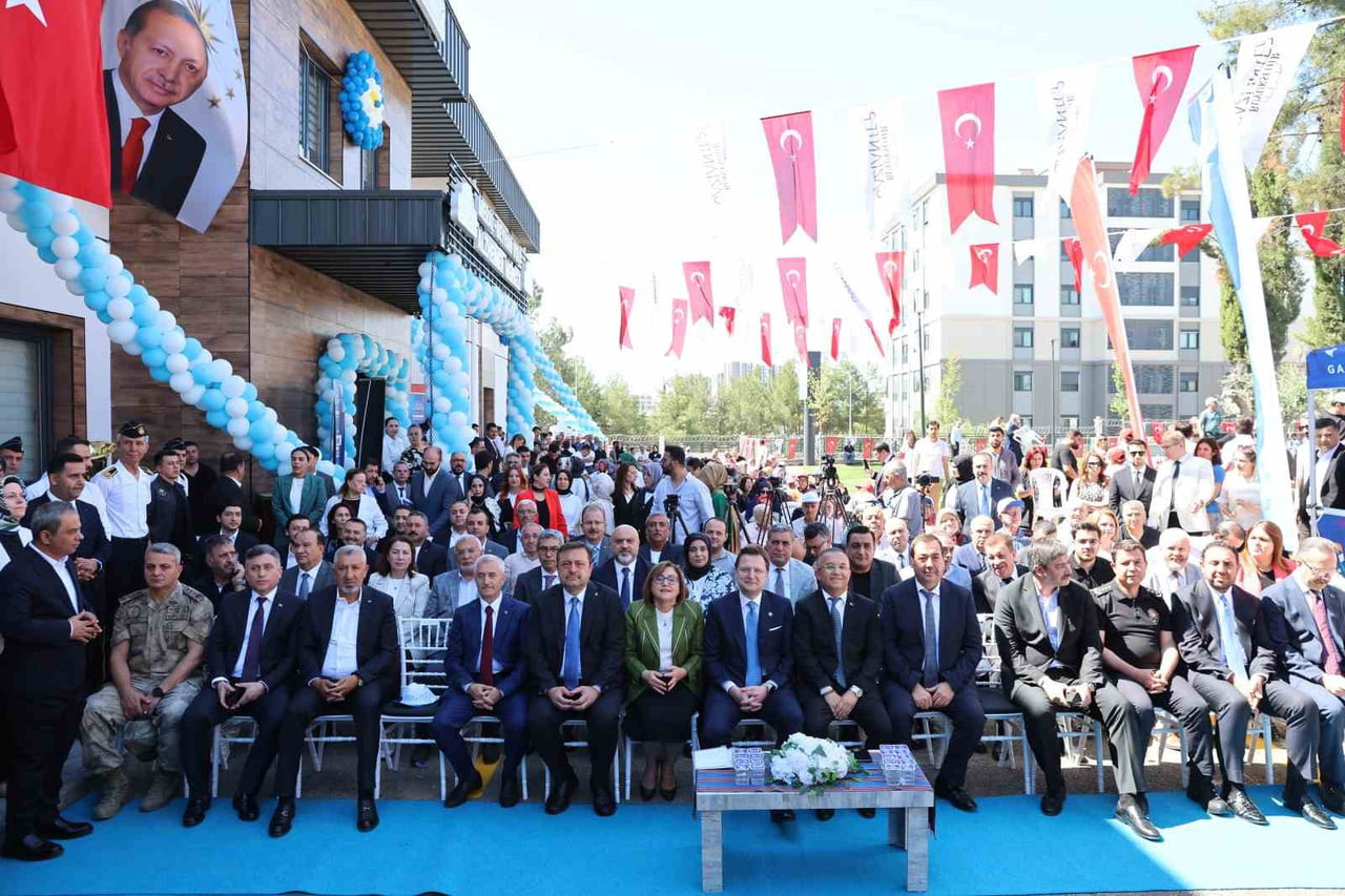 GAZİANTEP BÜYÜKŞEHİR, MERAL-BEYHAN USLU ALZHEİMER MERKEZİ'Nİ HİZMETE AÇTI