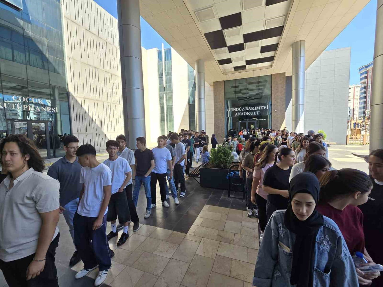 GAZİANTEP BÜYÜKŞEHİR’DEN SINAVA HAZIRLANAN ÖĞRENCİLERE YKS TATBİKATI