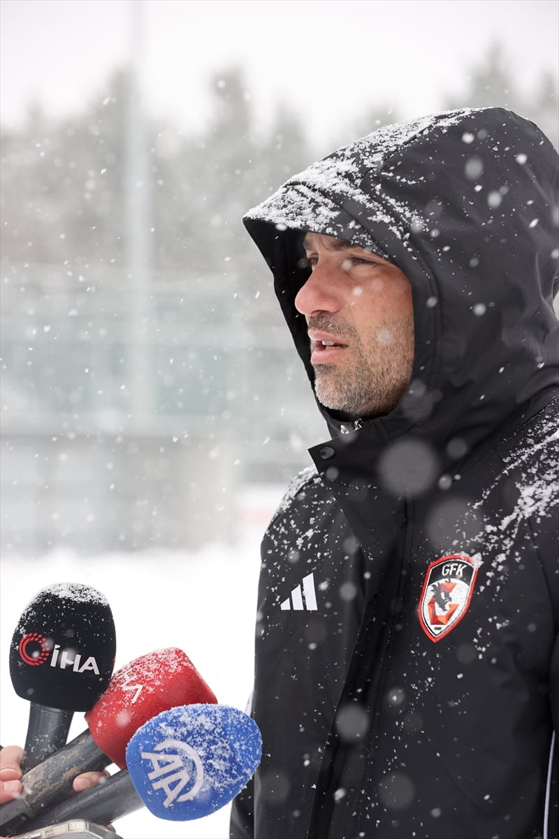 Gaziantep FK Teknik Direktörü Burak Yılmaz, Süper Lig'in 19. haftasında oynayacakları TÜMOSAN...