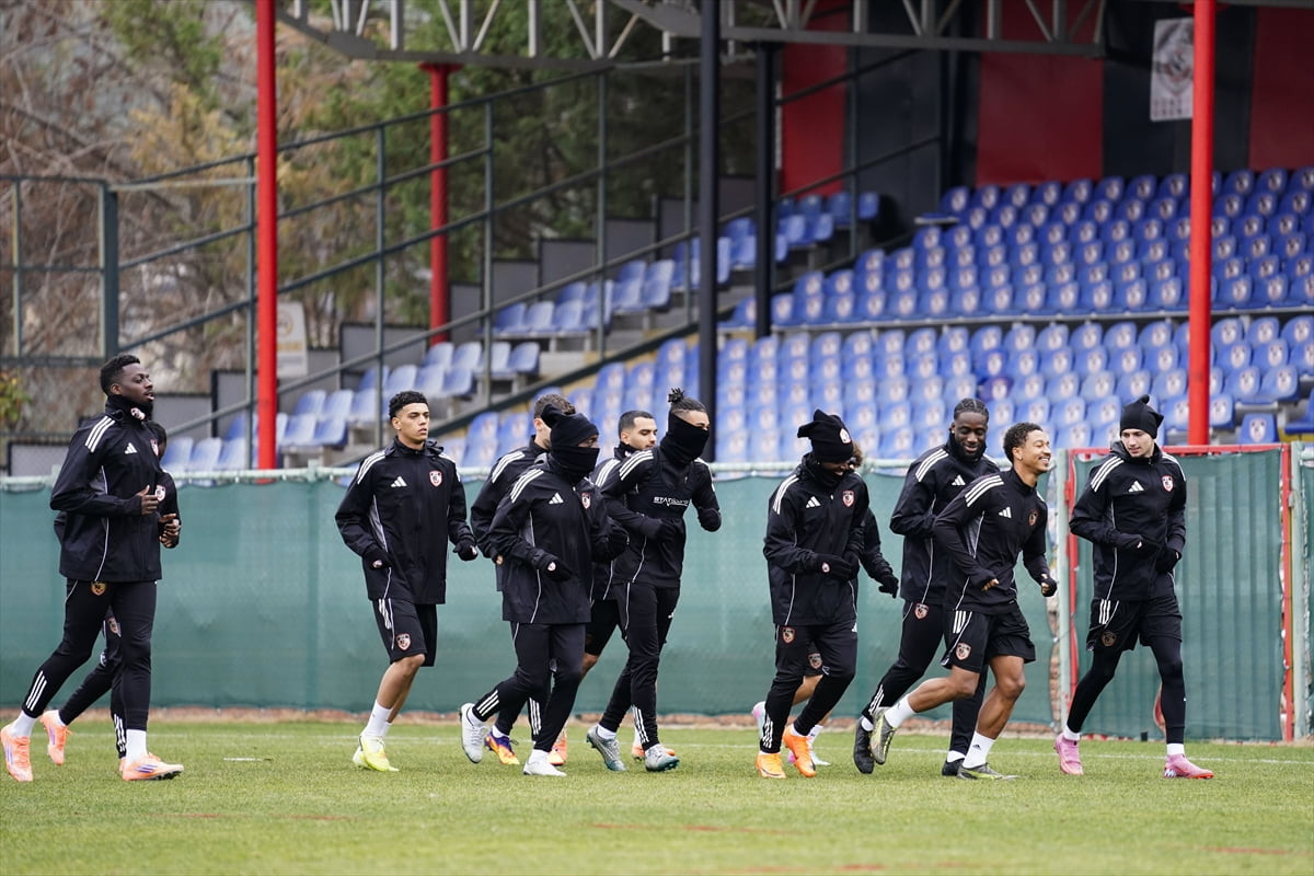 Gaziantep FK, Trendyol Süper Lig'in 17. haftasında yarın deplasmanda RAMS Başakşehir ile yapacağı...