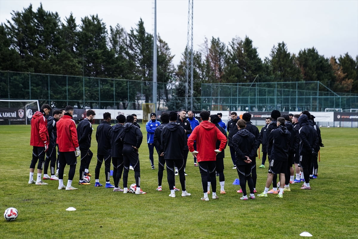 Gaziantep FK, Trendyol Süper Lig'in 22. haftasında 15 Şubat Pazar günü deplasmanda Kocaelispor ile...