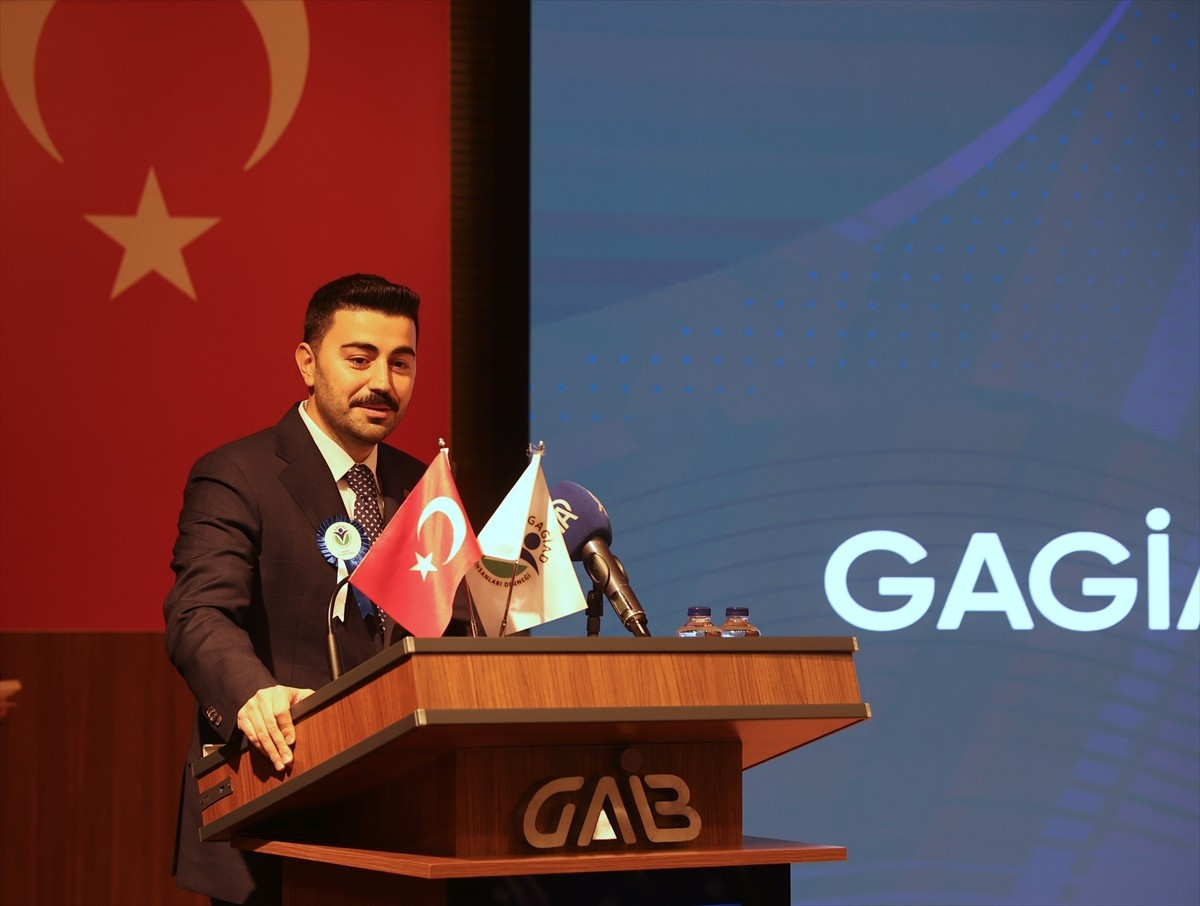 Gaziantep Genç İşadamları Derneğinin (GAGİAD) "14. Geleneksel Ödülleri" törenle sahiplerine...