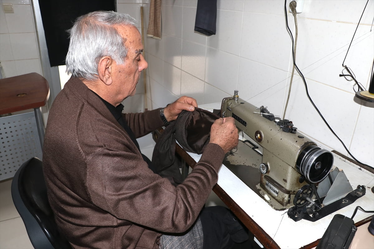 Gaziantep Huzurevi Yaşlı Bakım ve Rehabilitasyon Merkezi'nde kalan 77 yaşındaki Fetullah Özyürek...