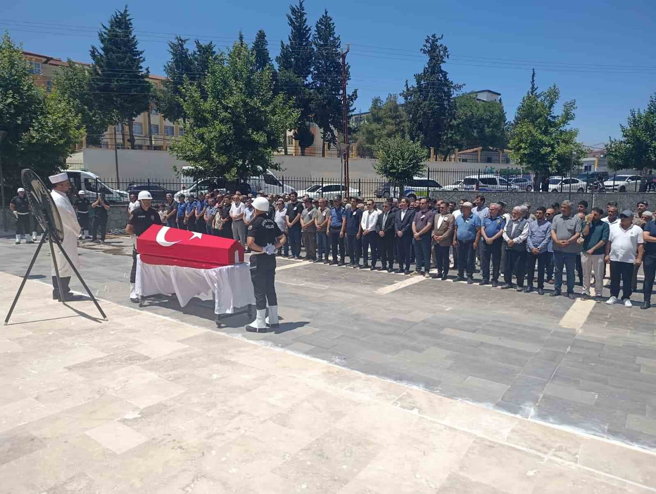 GAZİANTEP İL EMNİYET MÜDÜRLÜĞÜ KADROSUNDA GÖREV YAPAN POLİS MEMURU BÜLENT GÜLŞEN, GEÇİRDİĞİ...