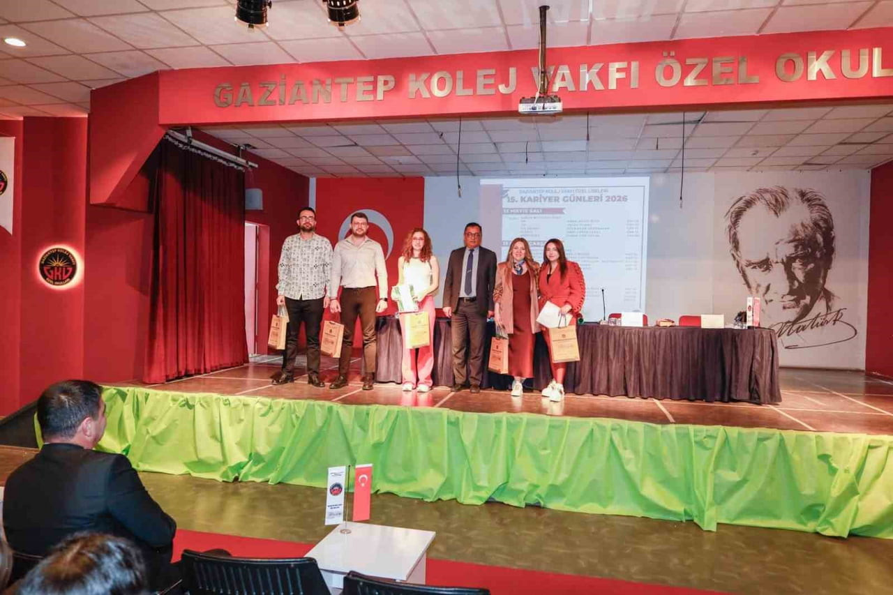 GAZİANTEP KOLEJ VAKFI ÖZEL LİSELERİNDE DÜZENLENEN KARİYER GÜNLERİ ETKİNLİKLERİNE KATILAN GKV ÖZEL...