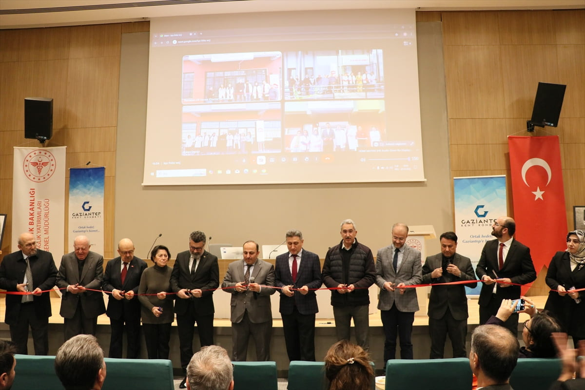 Gaziantep savunmasında görev alan 4 hekimin isimleri, kentteki Aile Sağlığı Merkezlerine verildi....