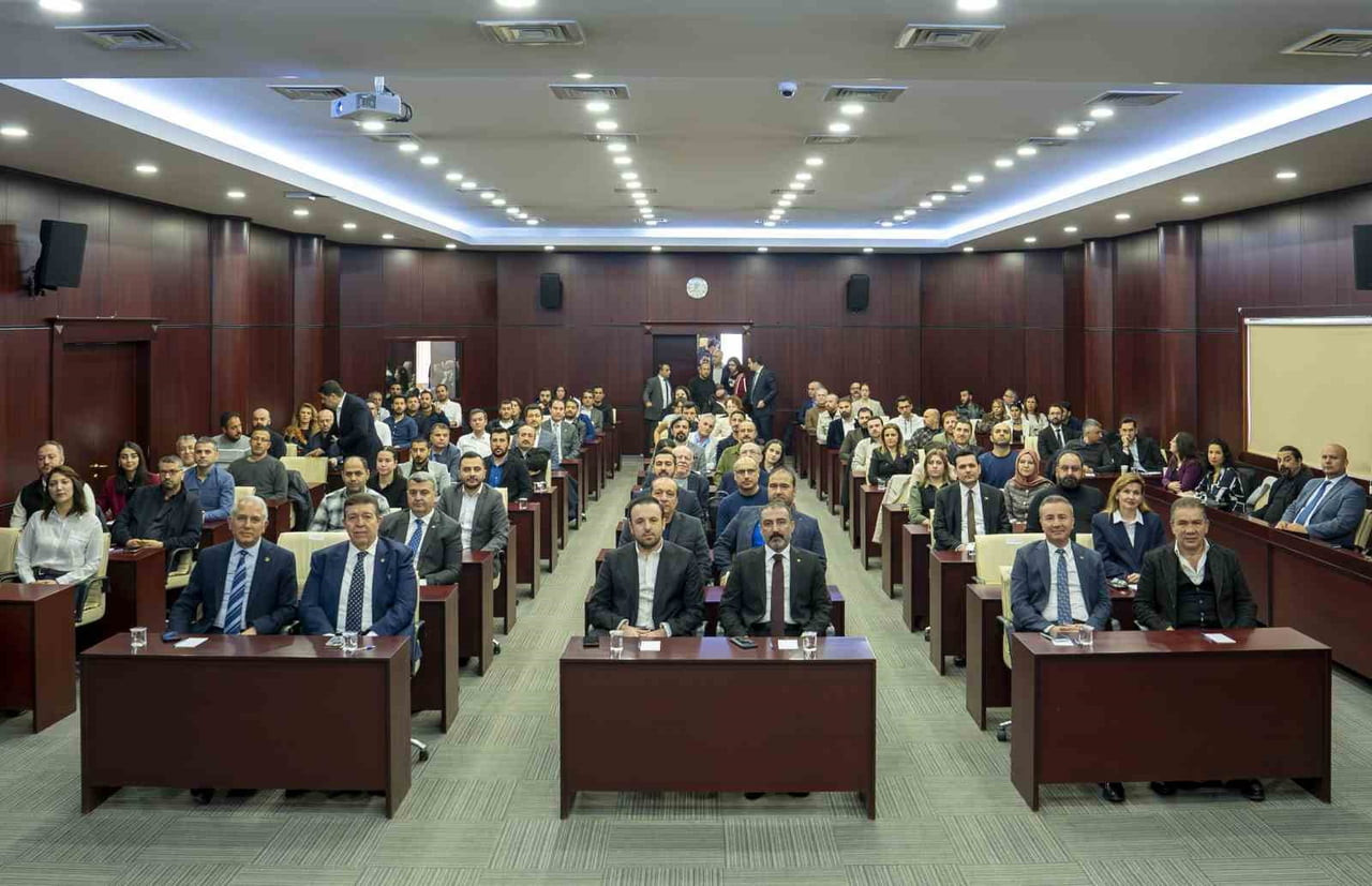 GAZİANTEP TİCARET ODASI (GTO), İNŞAAT SEKTÖRÜNDE DİJİTAL DÖNÜŞÜMÜN TÜM BOYUTLARIYLA ELE ALINDIĞI...