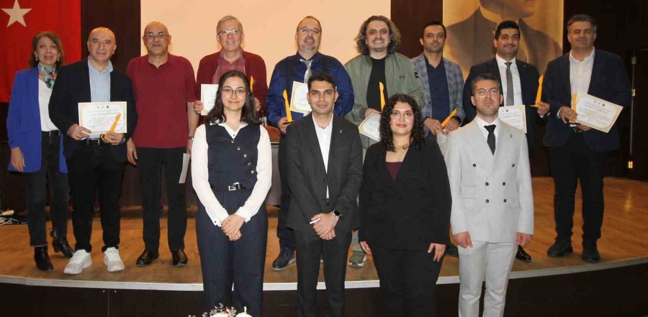 GAZİANTEP ÜNİVERSİTESİ (GAÜN) TIP FAKÜLTESİ ÖĞRENCİLERİNİN OYLARIYLA BELİRLENEN "ALTIN NEŞTER...