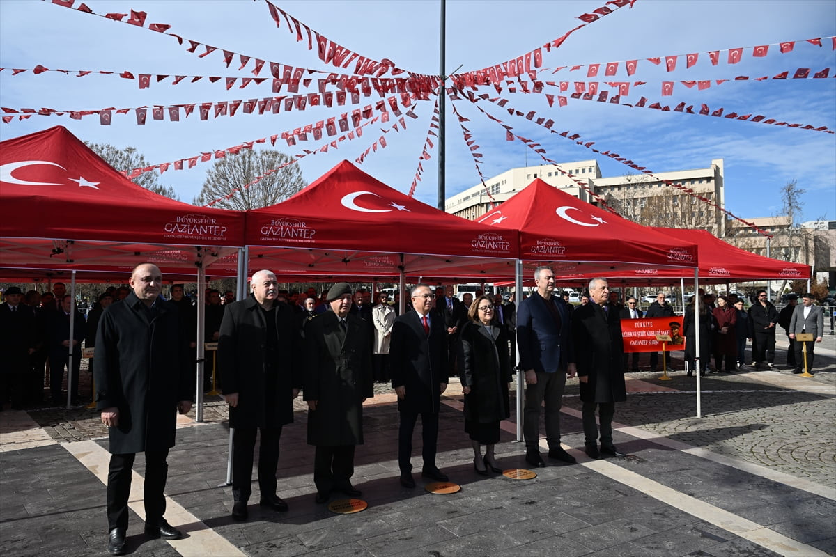 Gaziantep'e "Gazi" ünvanı verilişinin 105. yıl dönümü, 15 Temmuz Demokrasi Meydanı'nda düzenlenen...