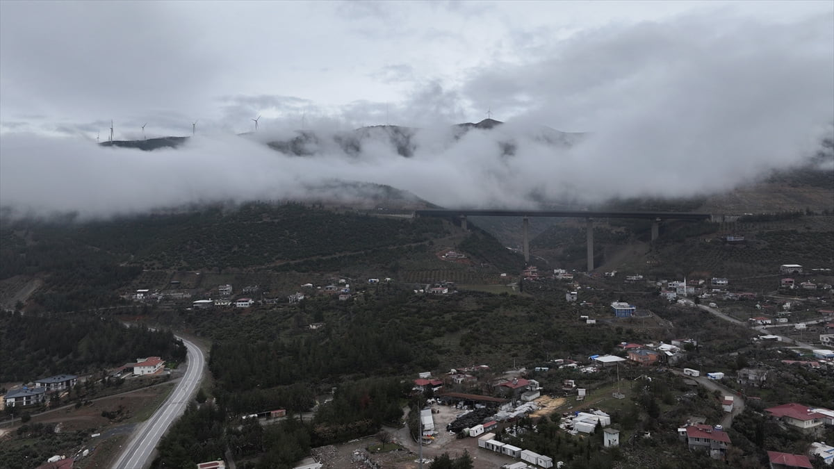 Gaziantep'in doğusundaki illerle batı illerinin bağlantısını sağlayan TAG Otoyolu'nun...