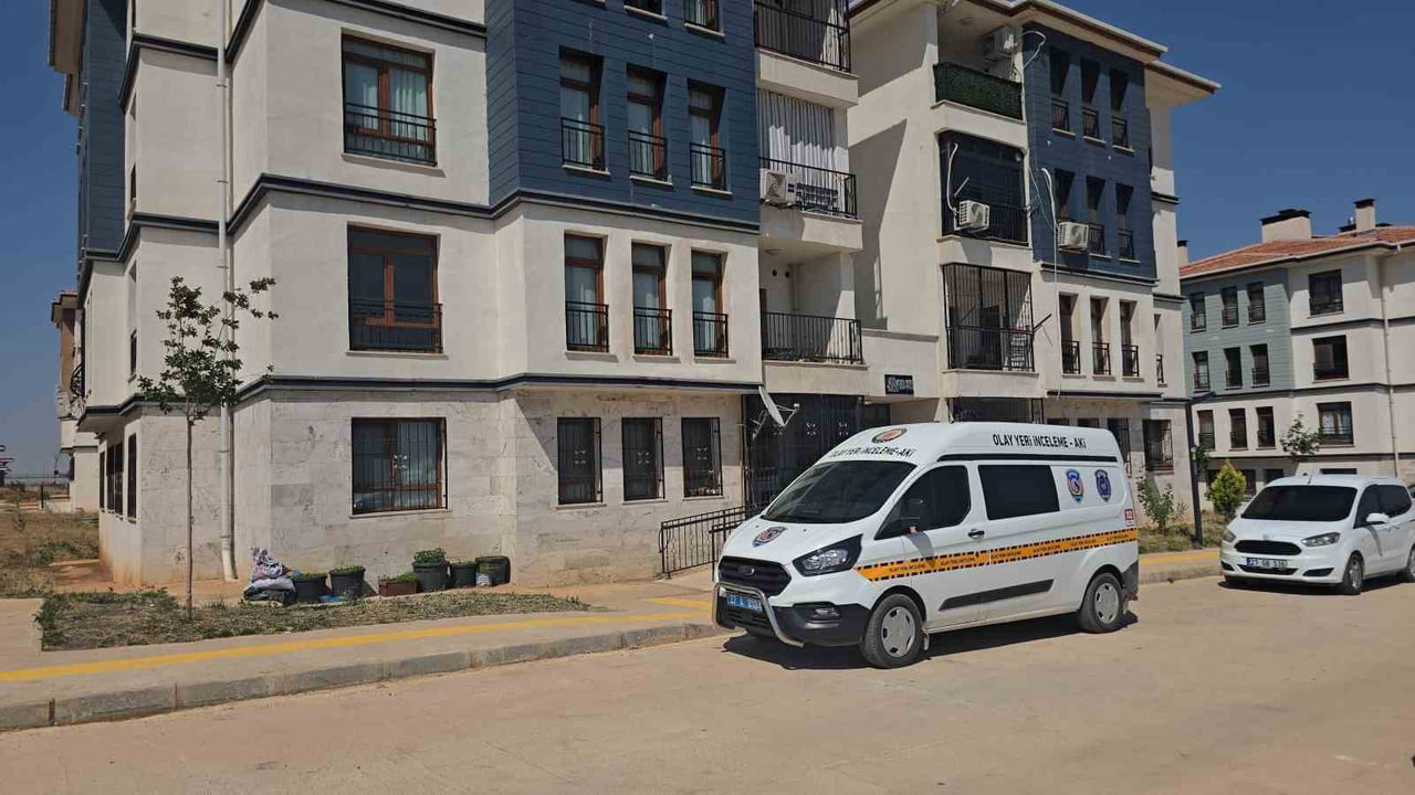 GAZİANTEP'İN İSLAHİYE İLÇESİNDE 59 YAŞINDAKİ KADINI ÖLDÜREREK, EVDEKİ ALTINLARI ÇALAN CİNAYET...