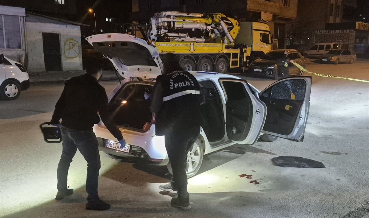 Gaziantep'in Nizip ilçesinde çıkan silahlı kavgada 1 kişi öldü, 1 kişi ağır yaralandı. Polis...
