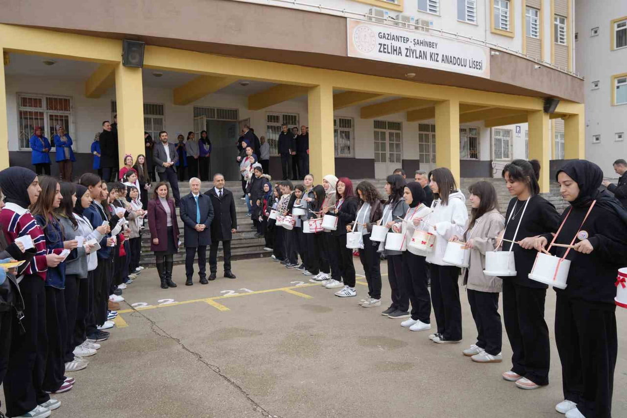 GAZİANTEP'İN ŞAHİNBEY İLÇESİNDE BULUNAN ZELİHA ZİYLAN KIZ ANADOLU LİSESİ ÖĞRENCİLERİ, 30 MART...