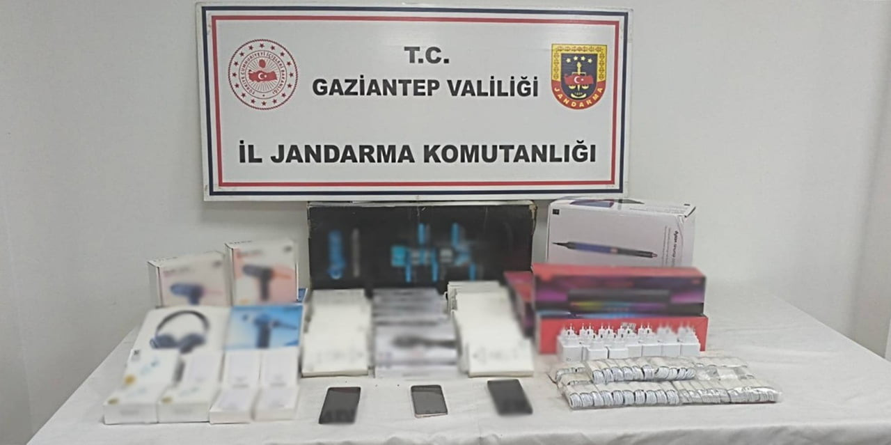 GAZİANTEP'TE 1,4 MİLYON TL DEĞERİNDE KAÇAK MALZEME ELE GEÇİRİLDİ: 2 GÖZALTI