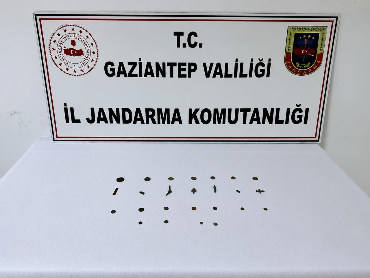 GAZİANTEP'TE 19 ADET TARİHİ ESER SİKKE ELE GEÇİRİLDİ: 1 GÖZALTI
