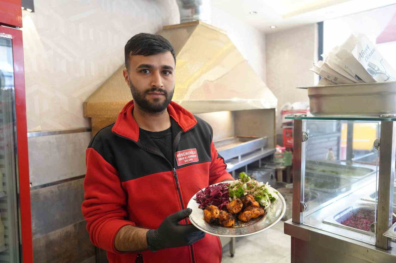 GAZİANTEP'TE 2020 YILINDA YAPILAN LİSELERE GEÇİŞ SINAVI (LGS) ÇIKIŞINDA YAPTIĞI SAMİMİ...