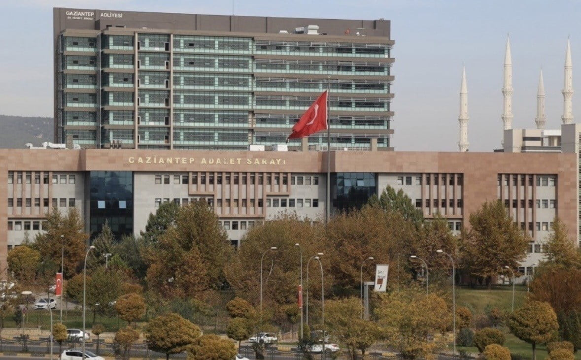 GAZİANTEP'TE 8 YIL ÖNCE ARACININ İÇİNDE ÖLDÜRÜLEN 30 YAŞINDAKİ ESAT SÖNMEZ İLE 19 YAŞINDAKİ ÖZKAN...