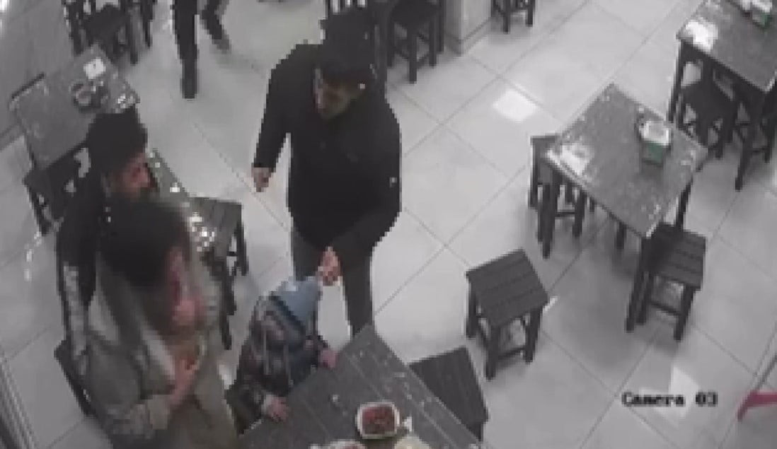 GAZİANTEP'TE, AİLESİYLE BİRLİKTE BİR LOKANTADA YEMEK YERKEN SOLUK BORUSUNA LOKMA KAÇAN VE NEFESSİZ...