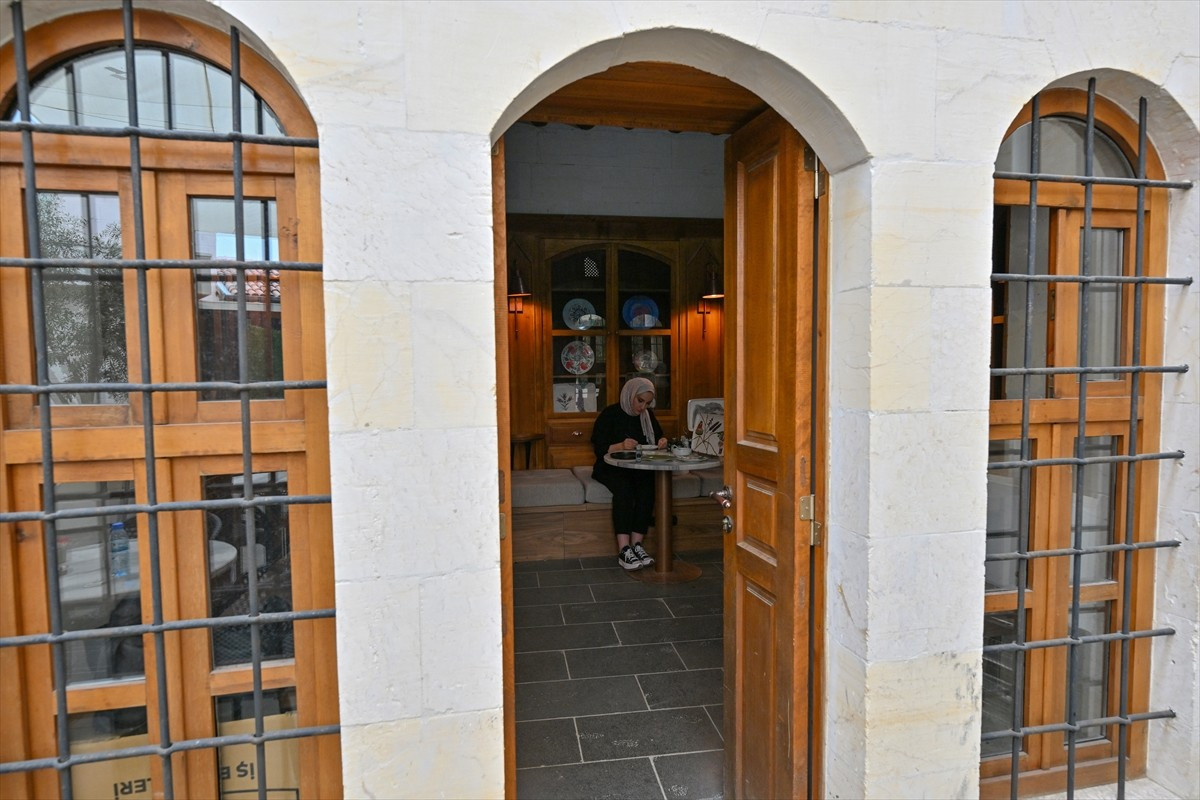 Gaziantep'te belediye bünyesindeki restoranlarda kazara kırılan tabaklar, Kayna Sabun ve Pekmez...