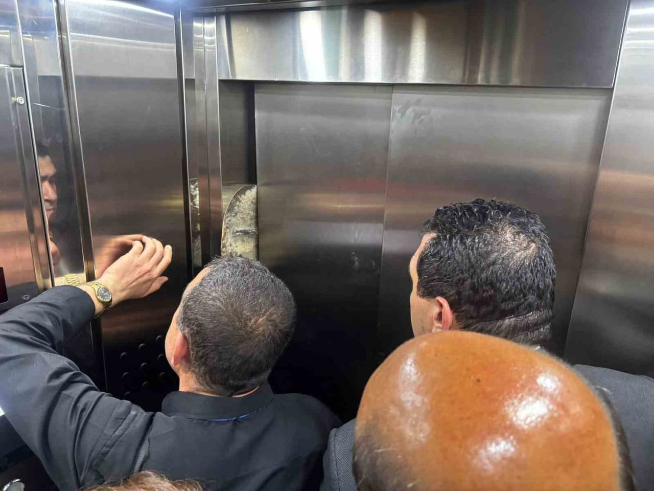 GAZİANTEP'TE BİR İŞ MERKEZİNDE SENDİKA ZİYARETİNDE BULUNMAK CHP GENEL BAŞKAN YARDIMCISI ULAŞ...