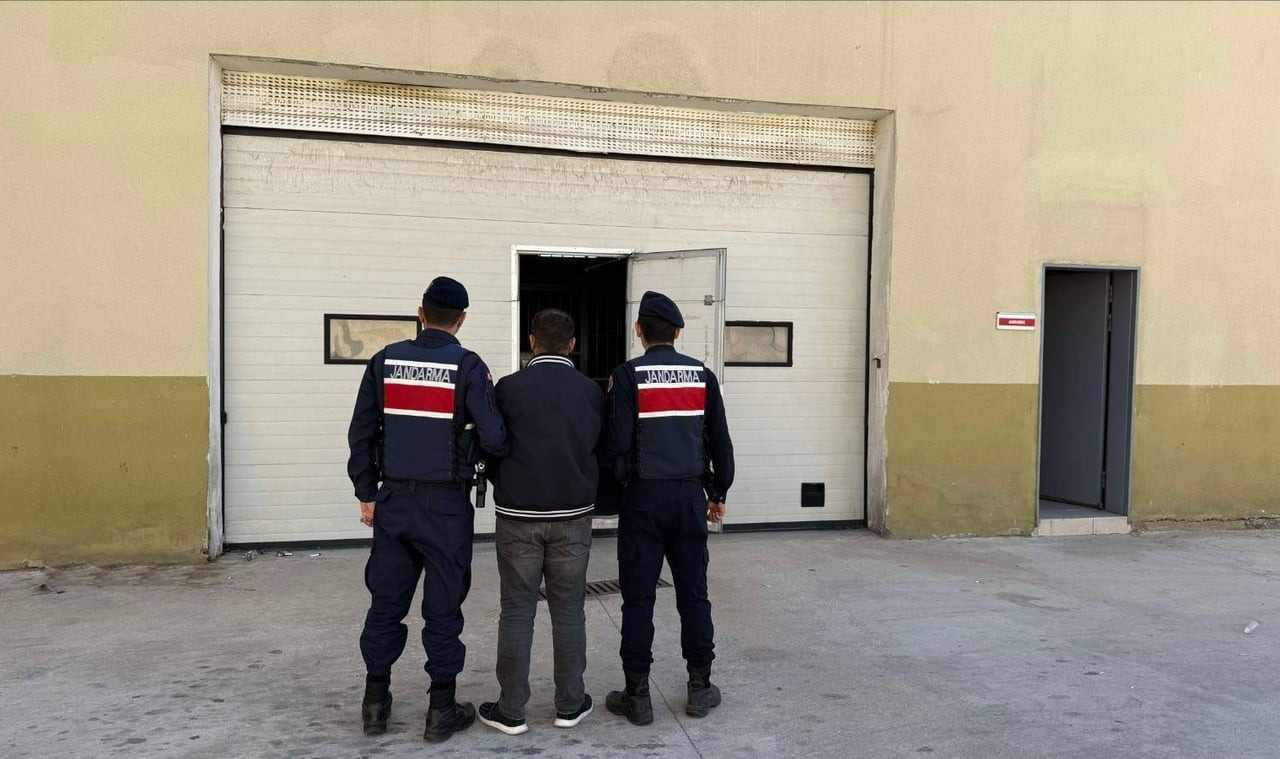 GAZİANTEP'TE ÇEŞİTLİ SUÇLARDAN HAKKINDA 17 YIL 2 AY KESİNLEŞMİŞ HAPİS CEZASI BULUNAN ŞAHIS...