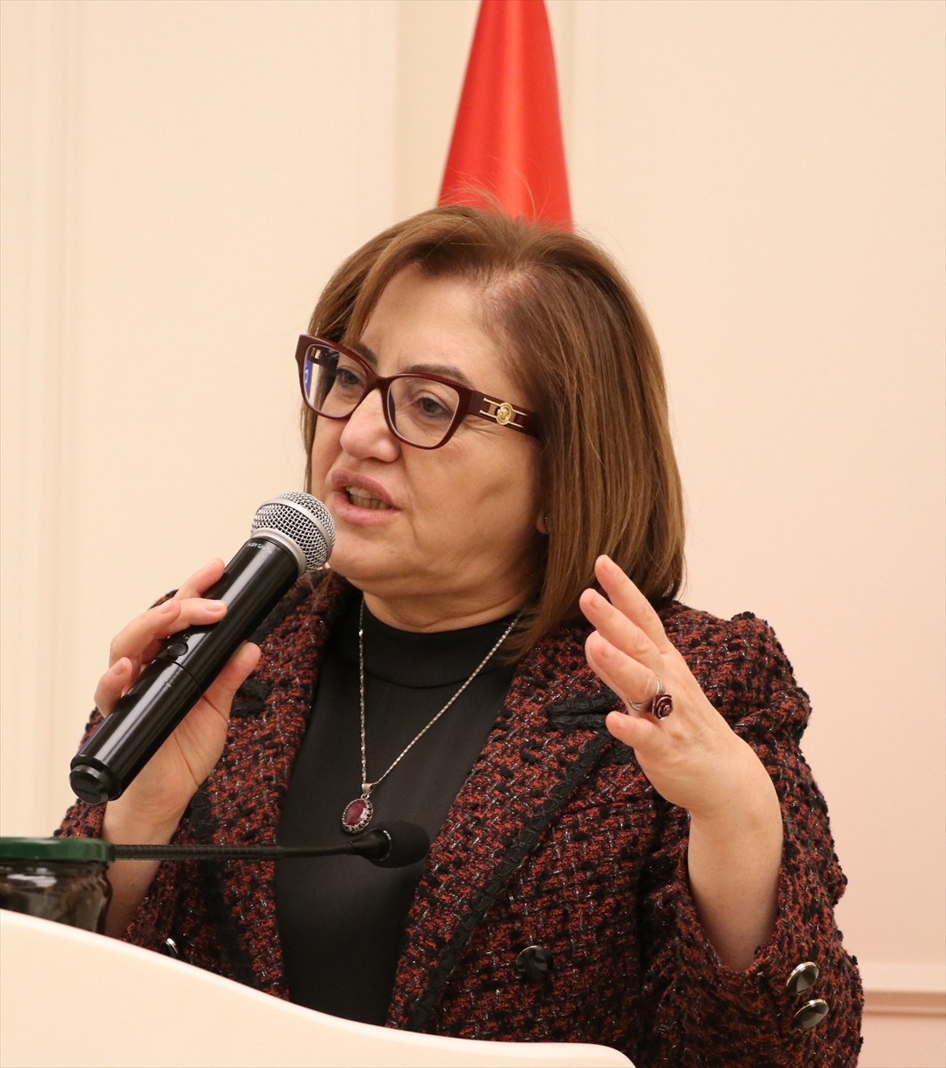 Gaziantep'te coğrafi işaret tescili alan ürünlere değer katanlar için teşekkür belgesi takdim...