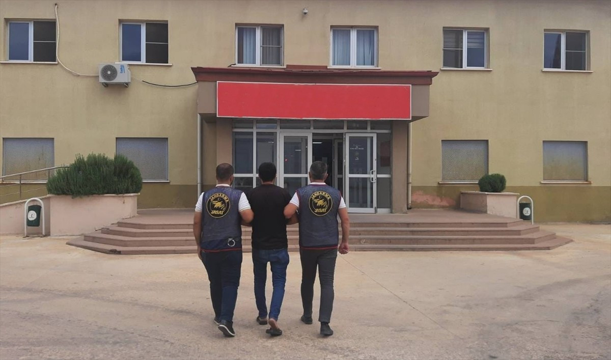 Gaziantep'te, haklarında kesinleşmiş hapis cezası bulunan 3 kişi yakalandı.