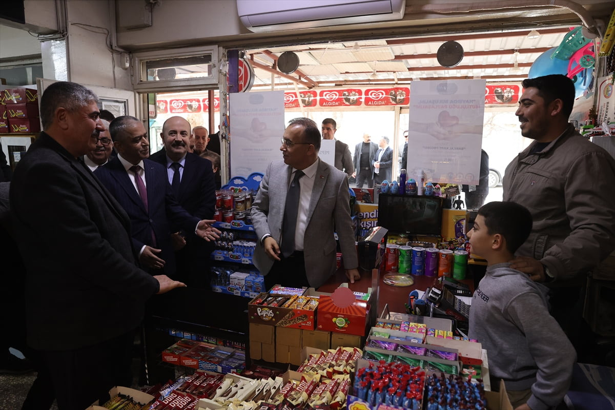 Gaziantep'te ihtiyaç sahibi ailelerin desteklenmesi amacıyla 2 yıldır uygulanan "Bakkal Kart"...