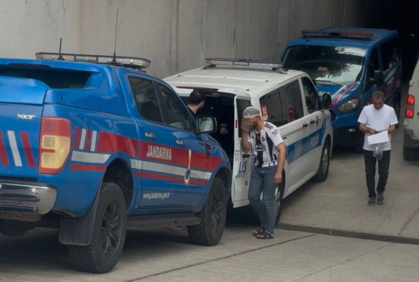 GAZİANTEP'TE KIZ ARKADAŞIYLA BİRLİKTE TİCARİ TAKSİ ŞOFÖRÜ RAMAZAN YILDIRIM'I REHİN ALARAK POLİSE...